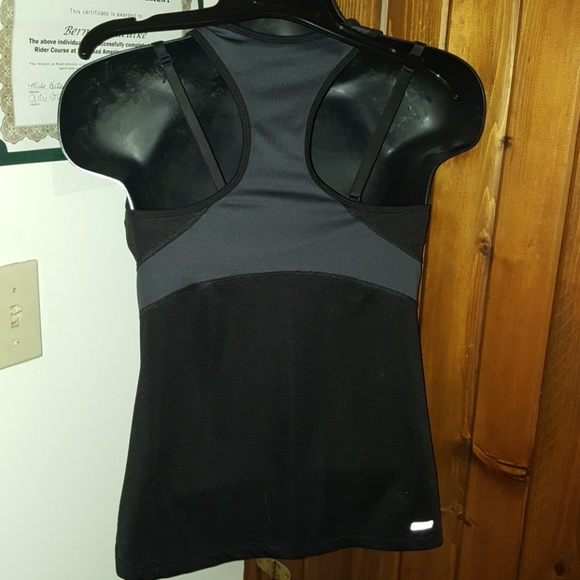 Females "Danskin Now" Fitted Top - Picture 4 of 6